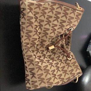 Michael kors purse with wallet
